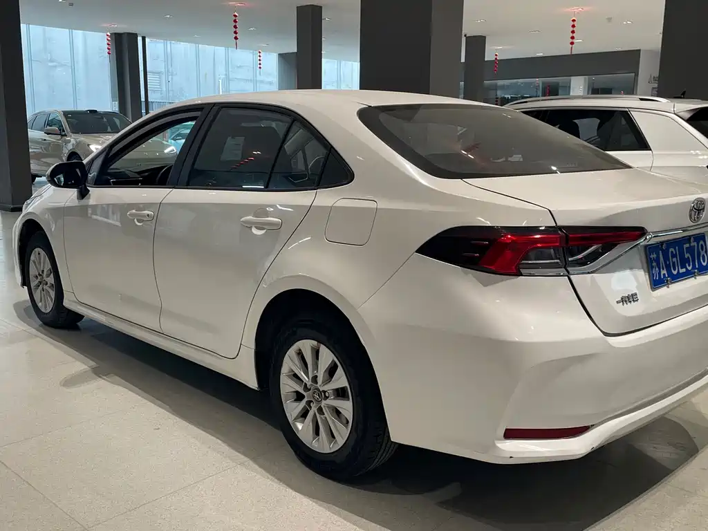 Toyota Corolla — миниатюра 5