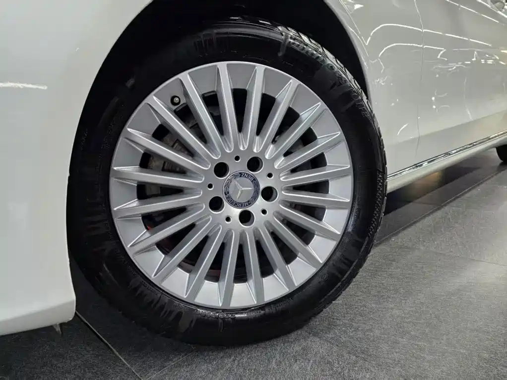 Mercedes-Benz C-Class — миниатюра 16
