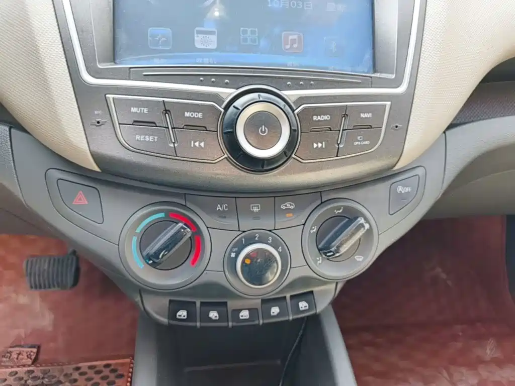 Chevrolet Sail — миниатюра 13