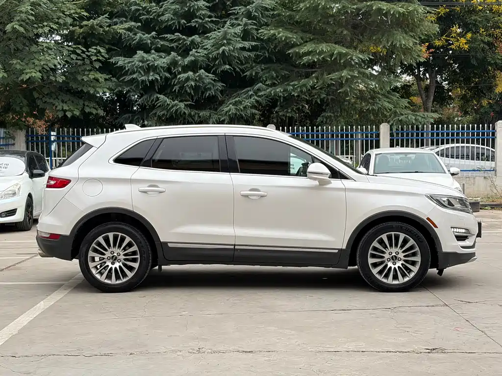 Lincoln MKC — миниатюра 16