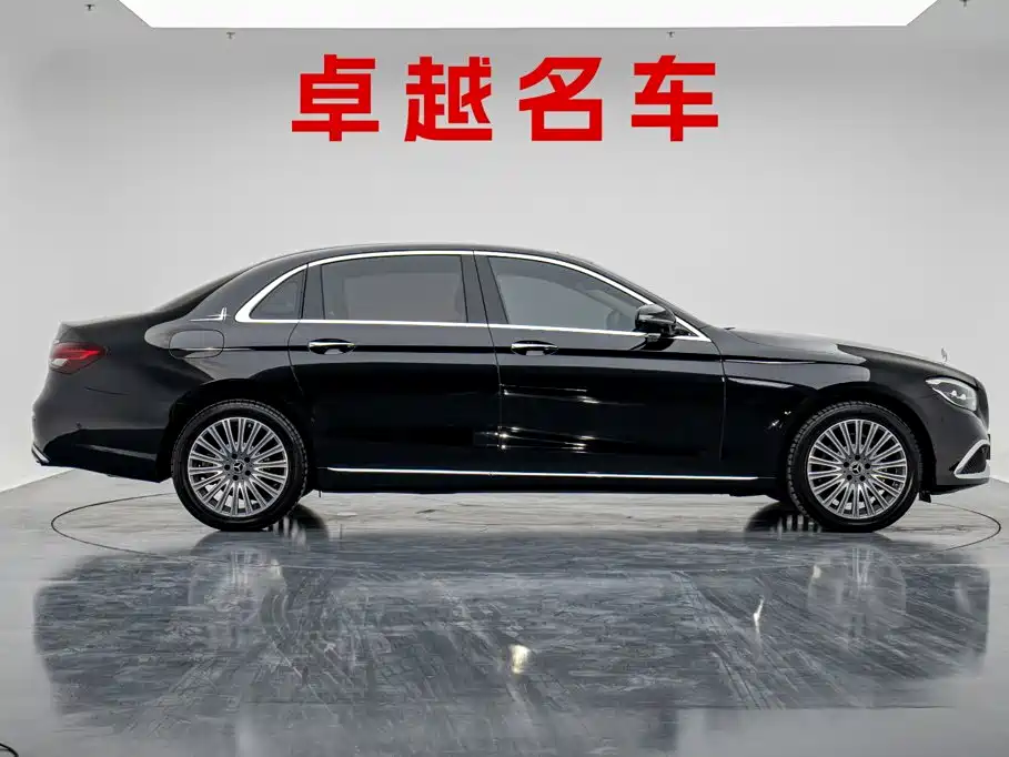 Mercedes-Benz E-Class — миниатюра 6