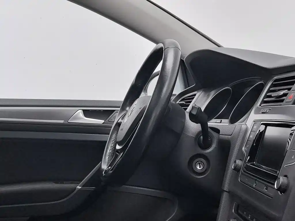 Volkswagen Golf — миниатюра 22
