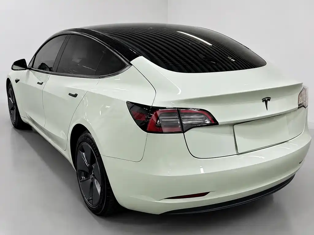 Tesla Model 3 — миниатюра 9