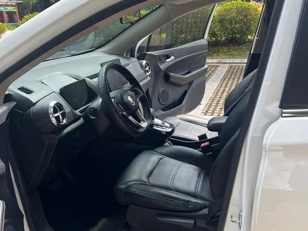 BYD Yuan EV — миниатюра 7