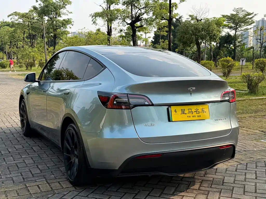Tesla Model Y 2022 — фото 13