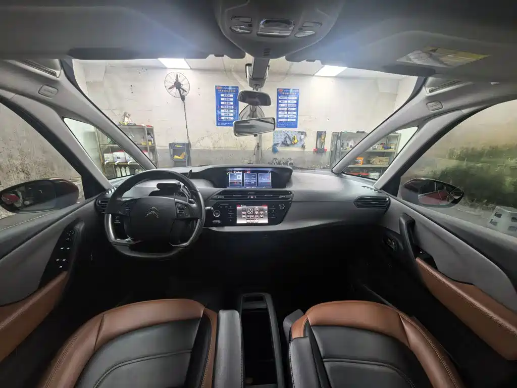 Citroen C4 Picasso — миниатюра 16