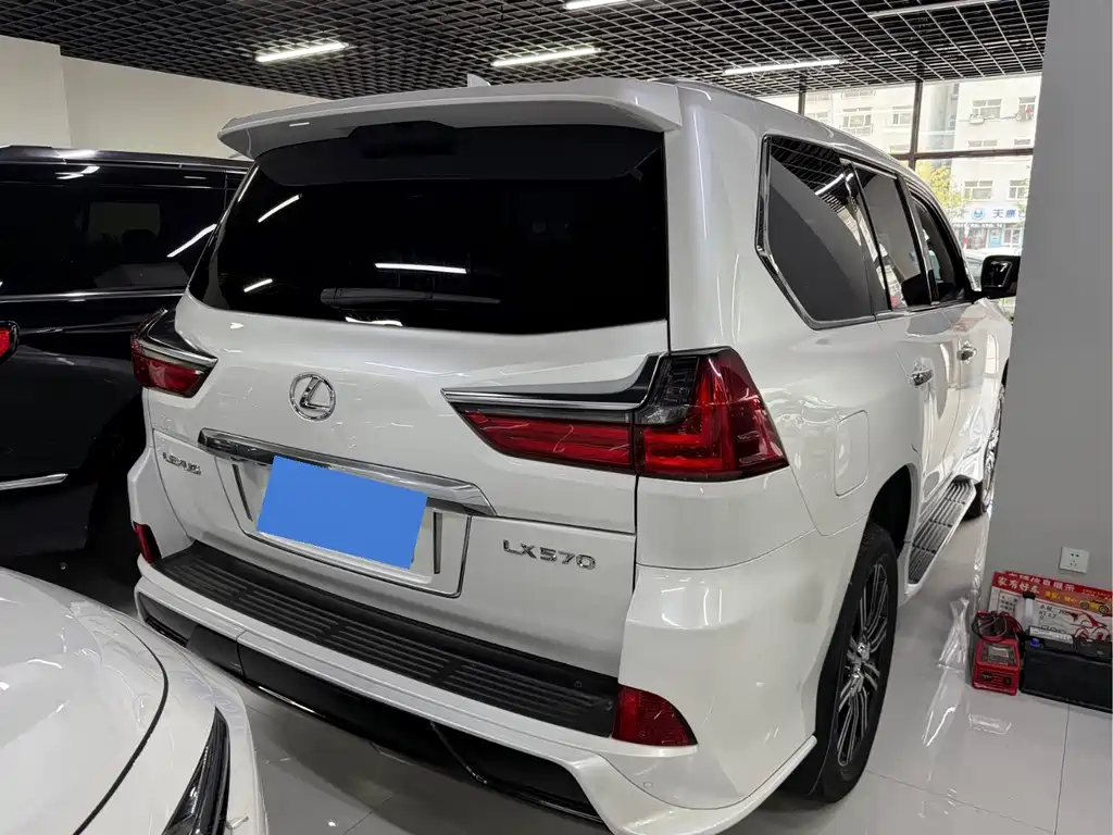 Lexus LX — миниатюра 3