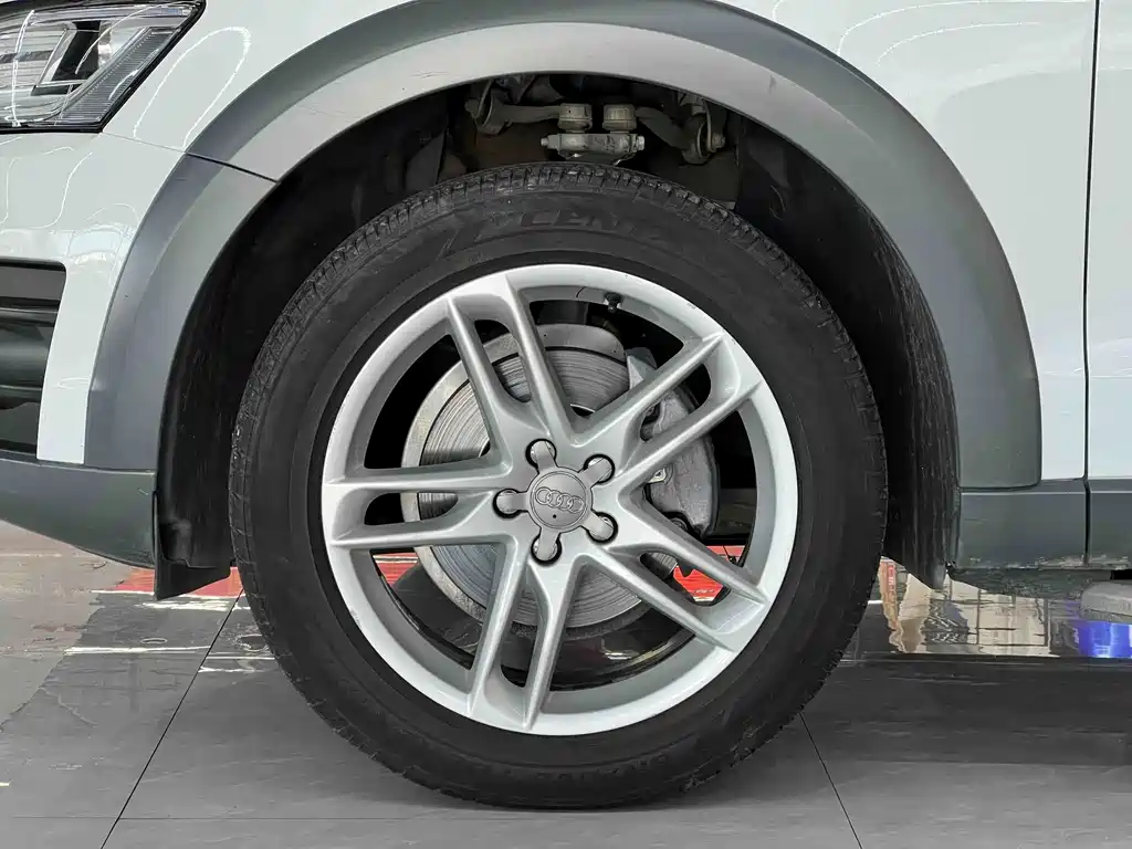 Audi Q5 — миниатюра 11