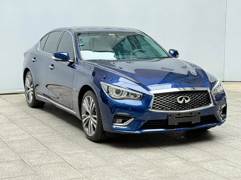 INFINITI Q50L