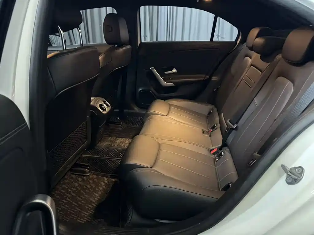 Mercedes-Benz A-Class — миниатюра 10