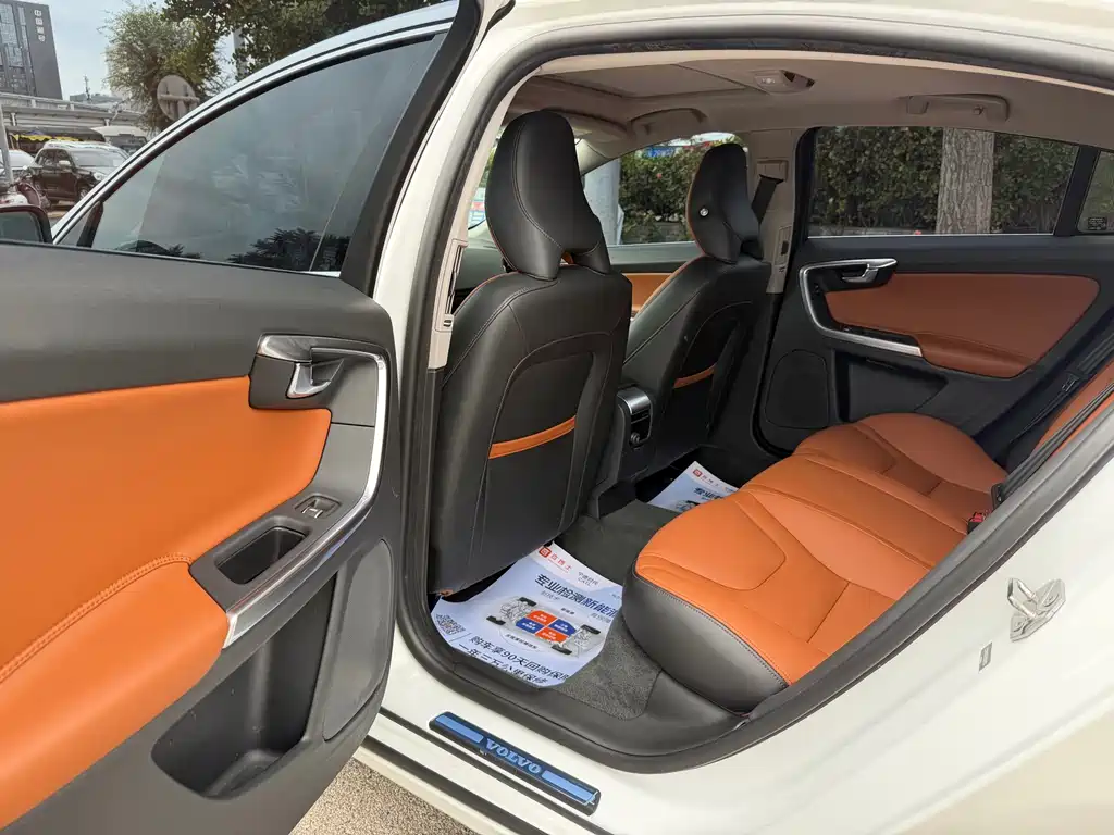 Volvo S60 — миниатюра 7