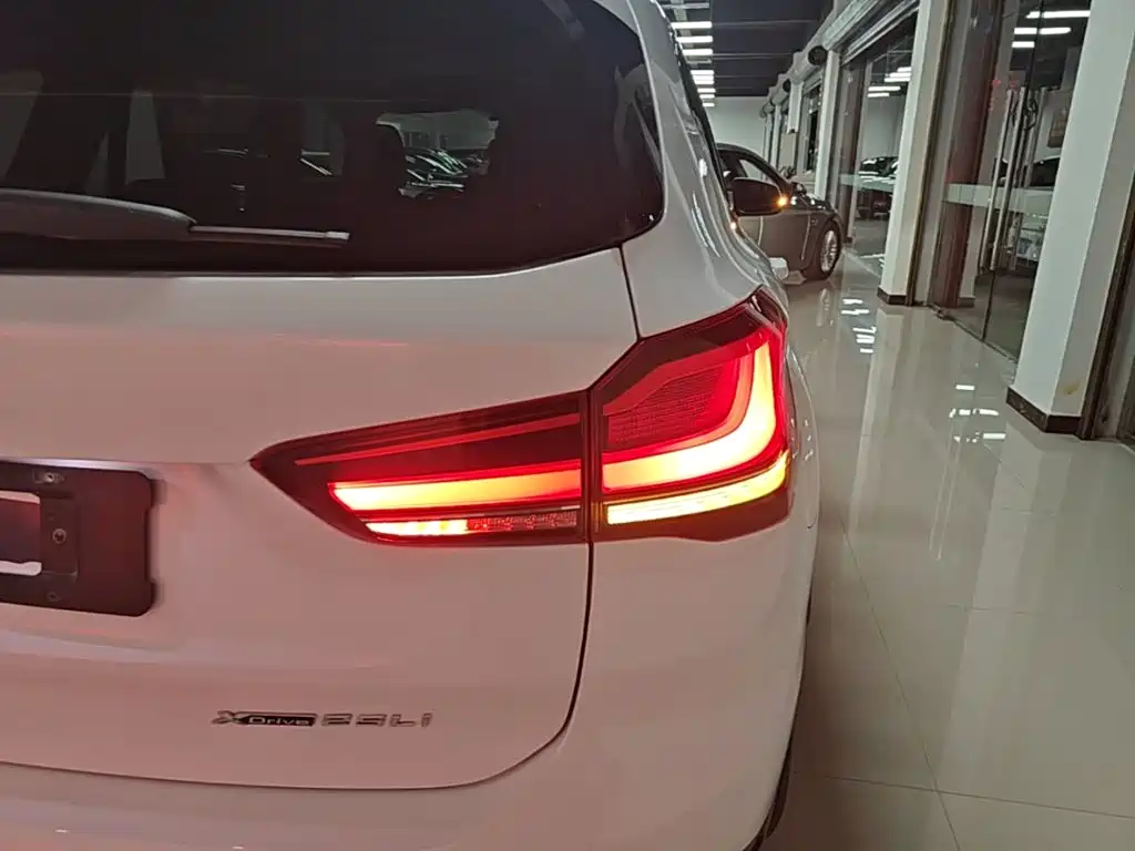 BMW X1 — миниатюра 8
