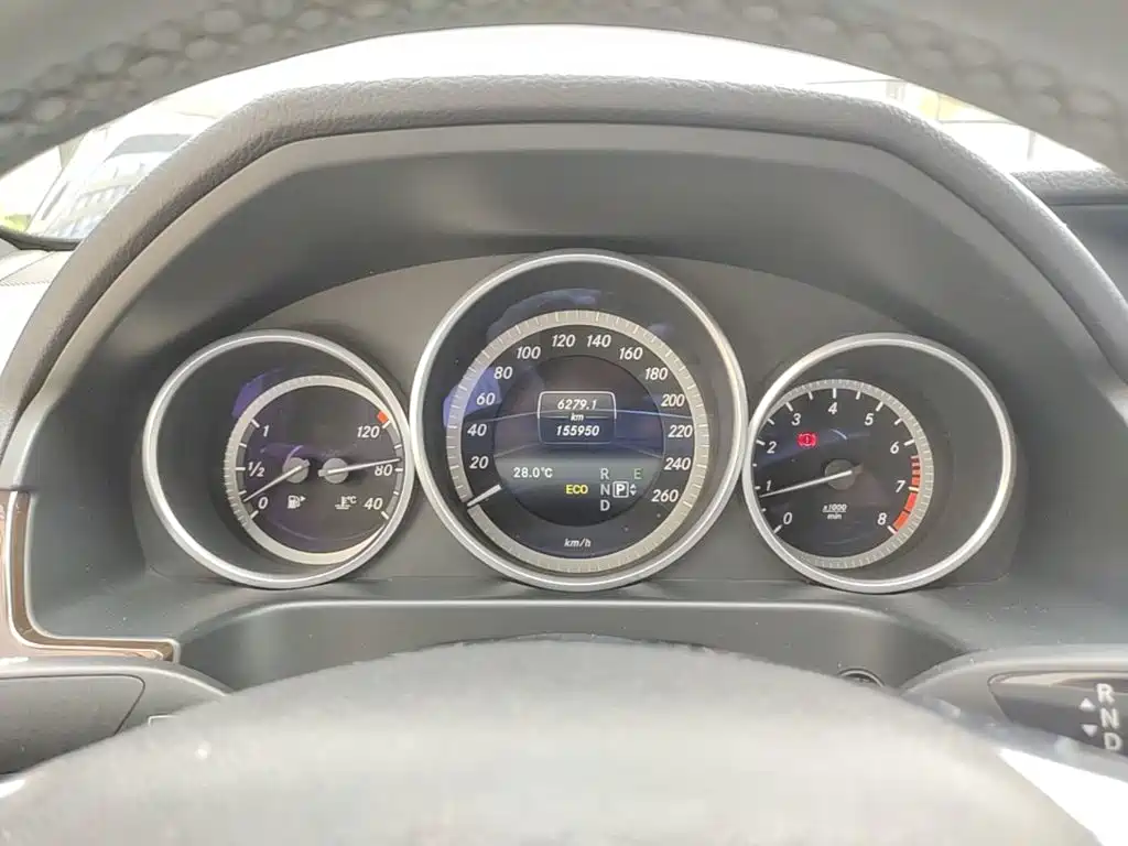 Mercedes-Benz E-Class — миниатюра 12