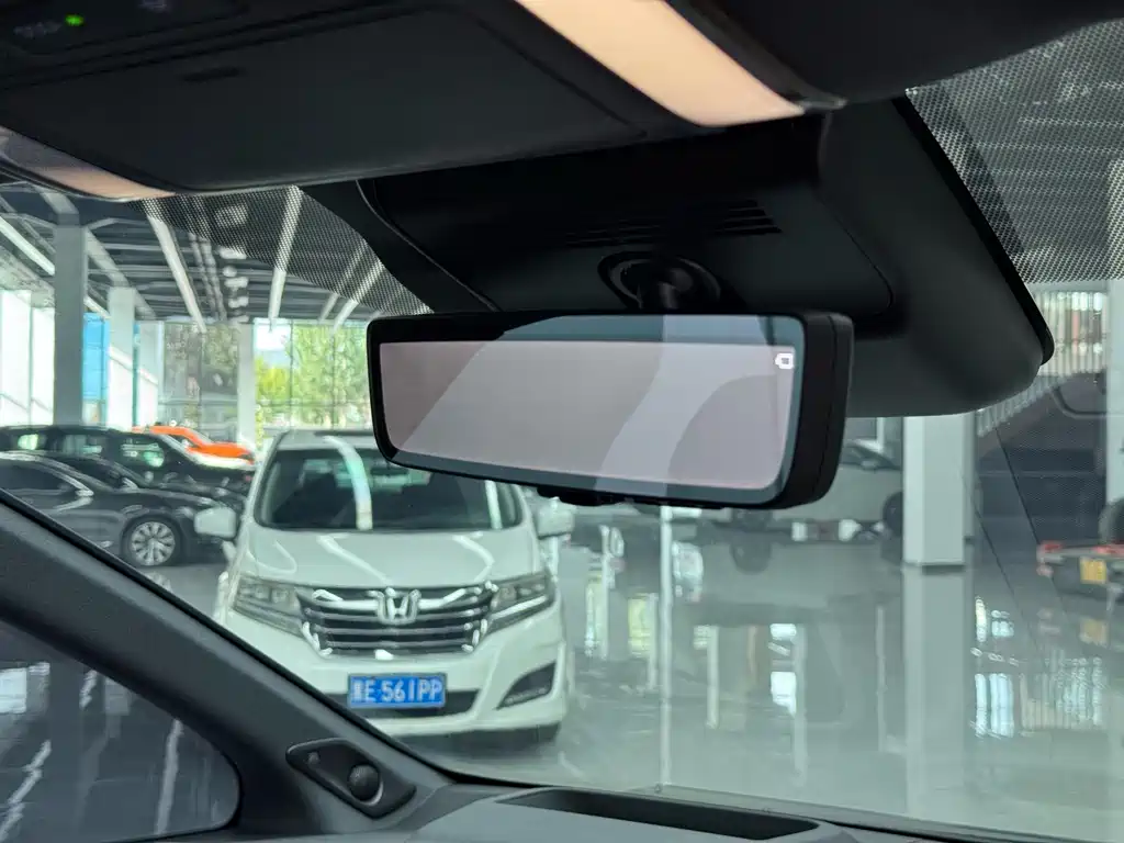 Toyota Vellfire — миниатюра 20