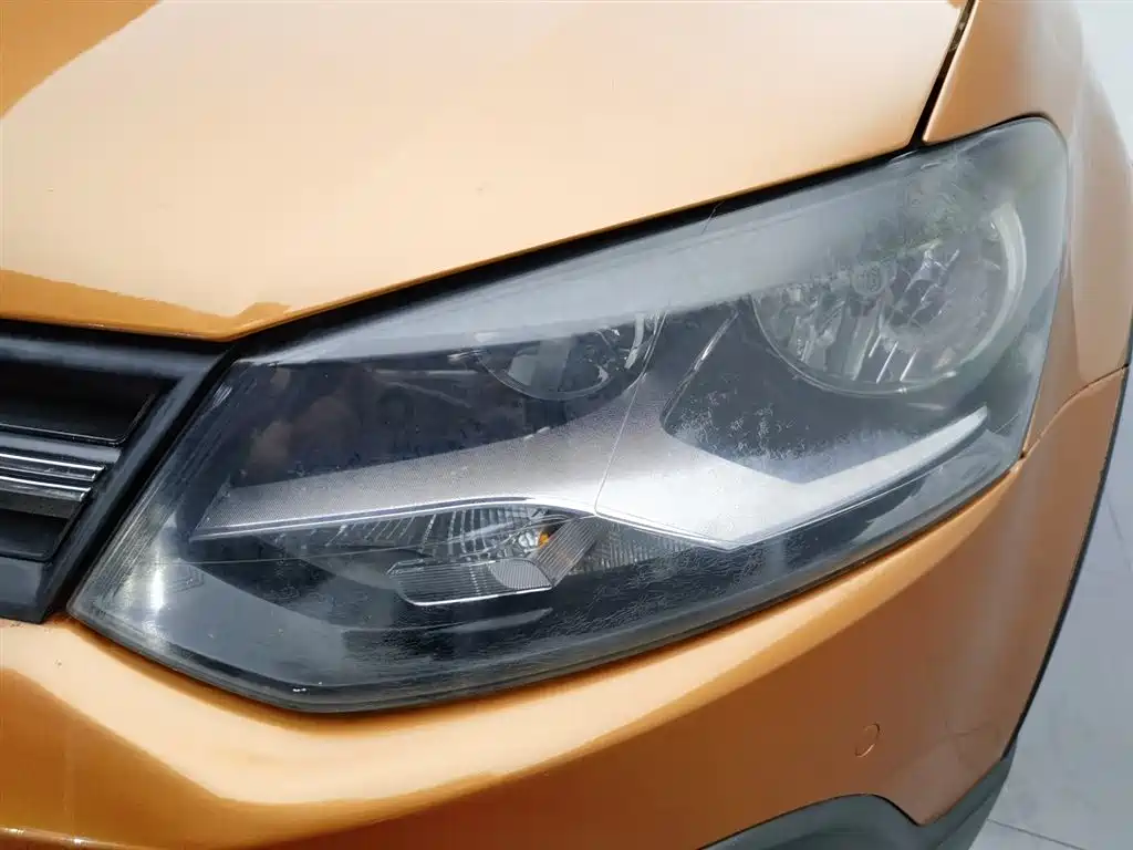 Volkswagen Polo 2016 1.6L Cross Polo AT
