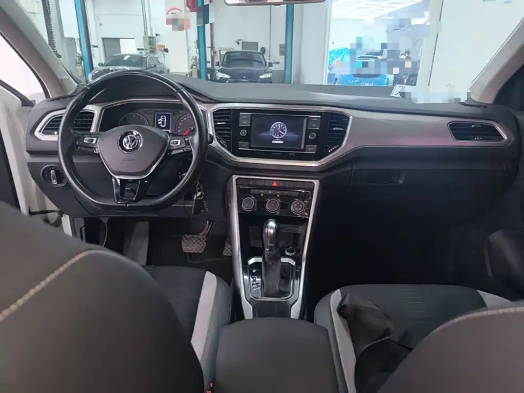 Volkswagen T-Roc — миниатюра 14