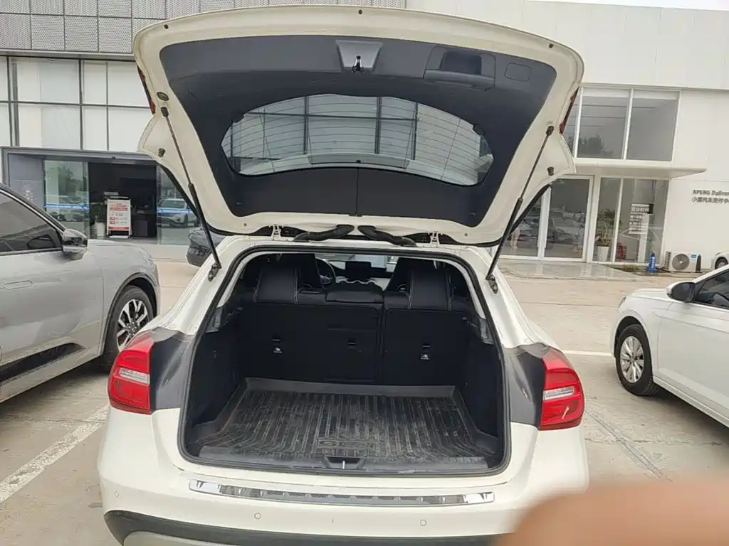 Mercedes-Benz GLA — миниатюра 19