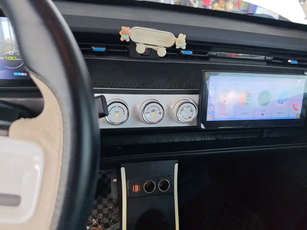 Wuling MINIEV — миниатюра 13