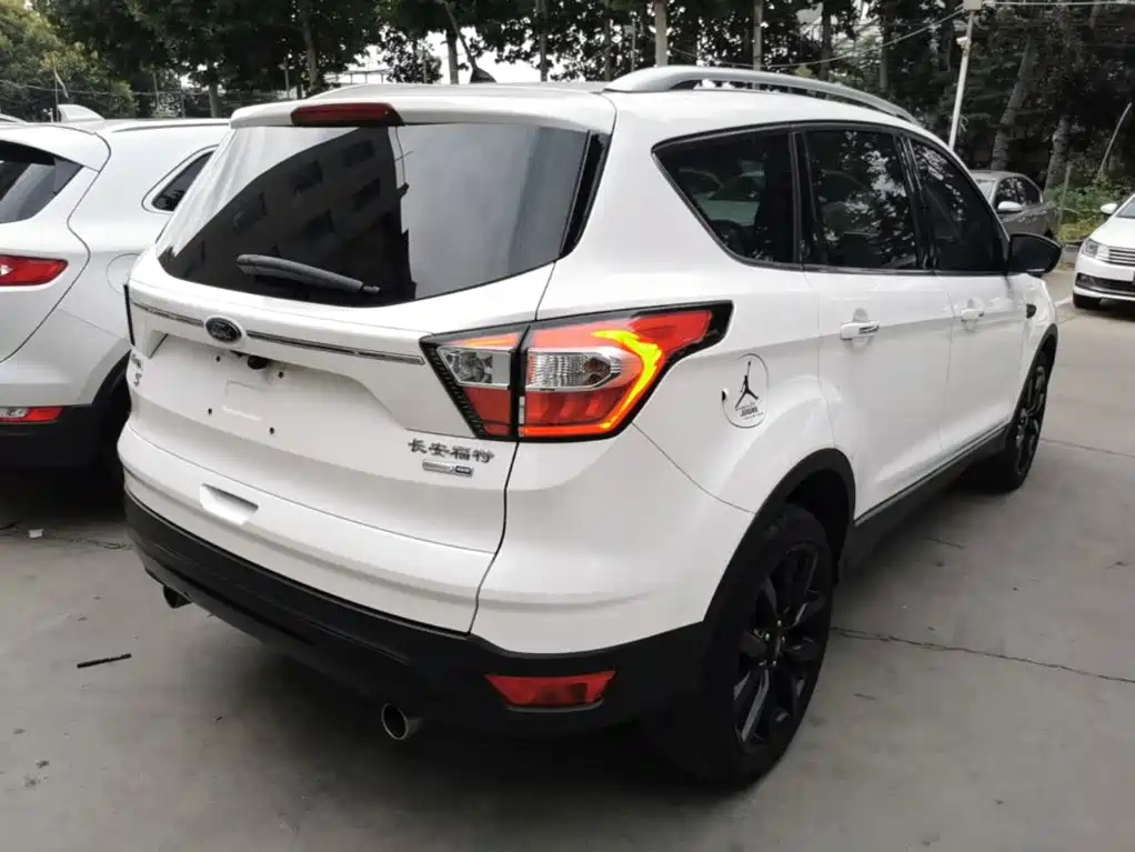 Ford Kuga — миниатюра 7