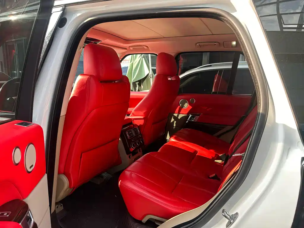 Land Rover Range Rover — миниатюра 5