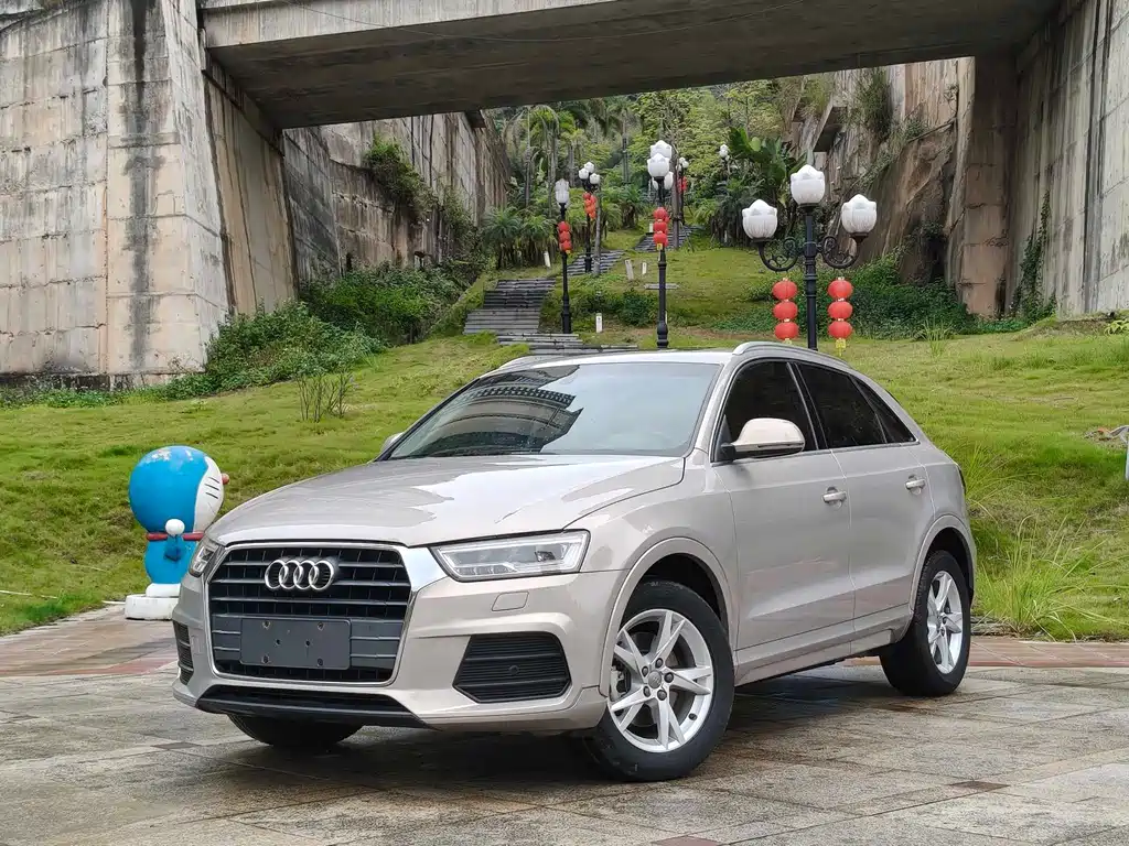 Купить Audi Q3