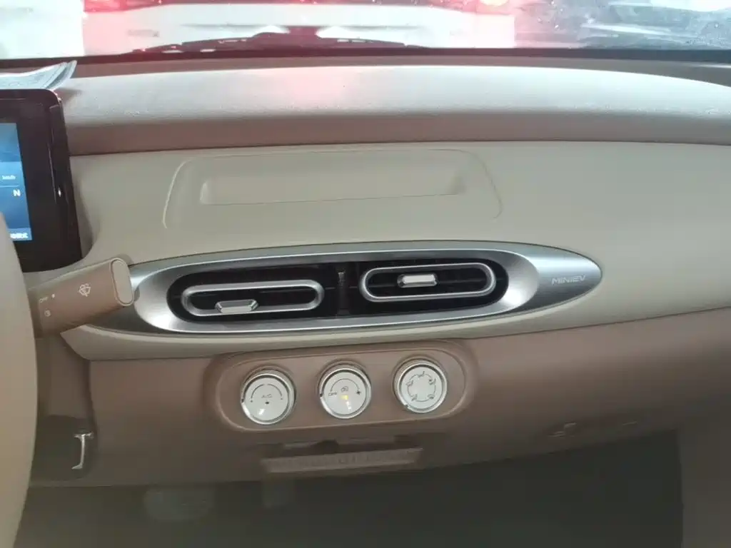 Wuling MINIEV — миниатюра 13