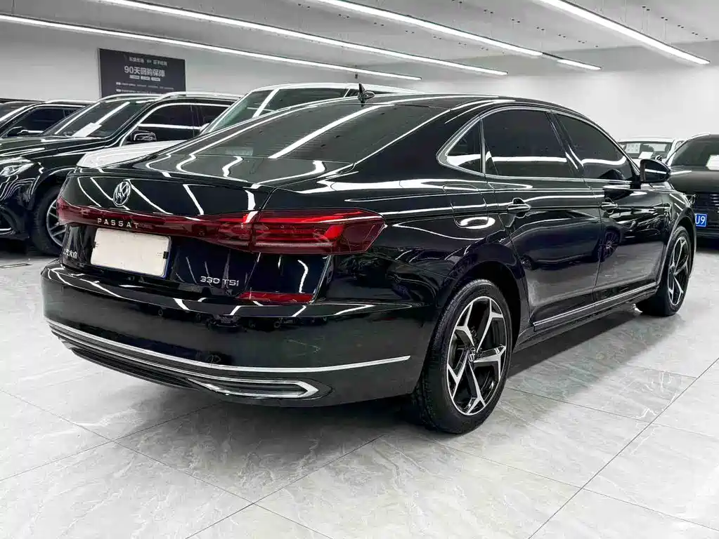 Volkswagen Passat 2023 330TSI Luxury