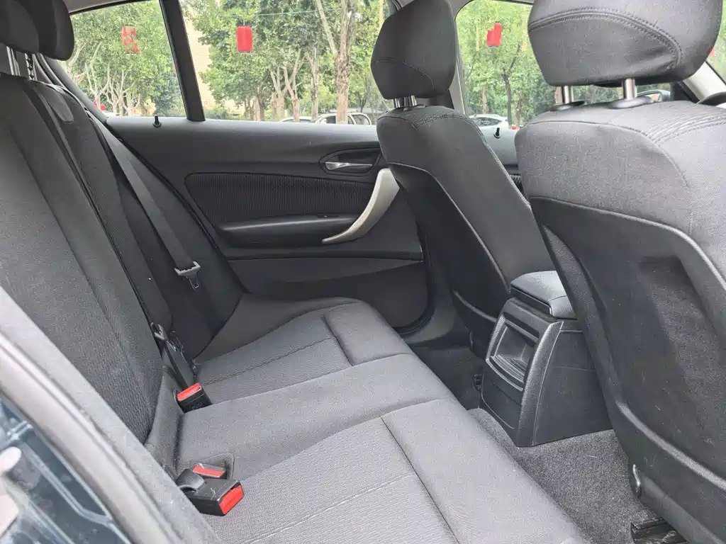 BMW 1 Series (Import) — миниатюра 7