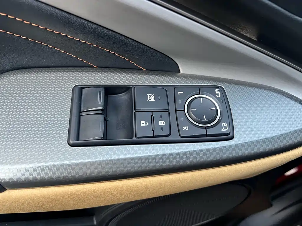 Lexus RC — миниатюра 17