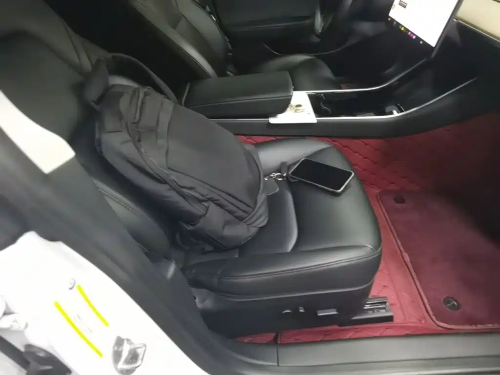 Tesla Model 3 — миниатюра 25