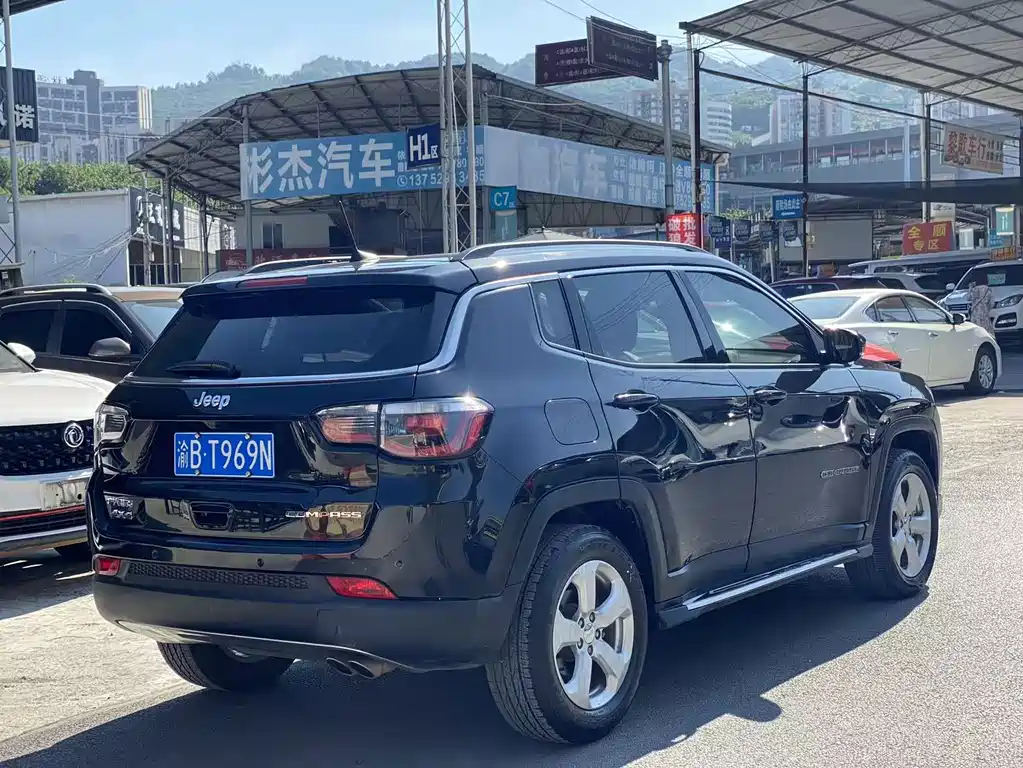 Jeep Compass — миниатюра 4