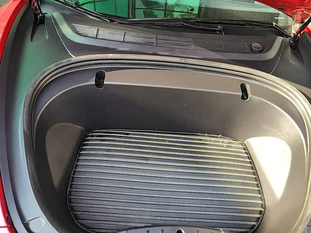 Tesla Model 3 — миниатюра 20