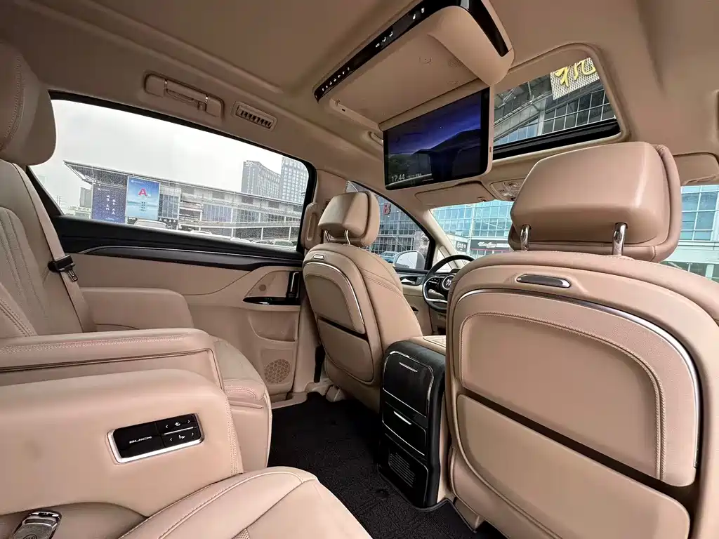 BUICK GL8 NEW ENERGY