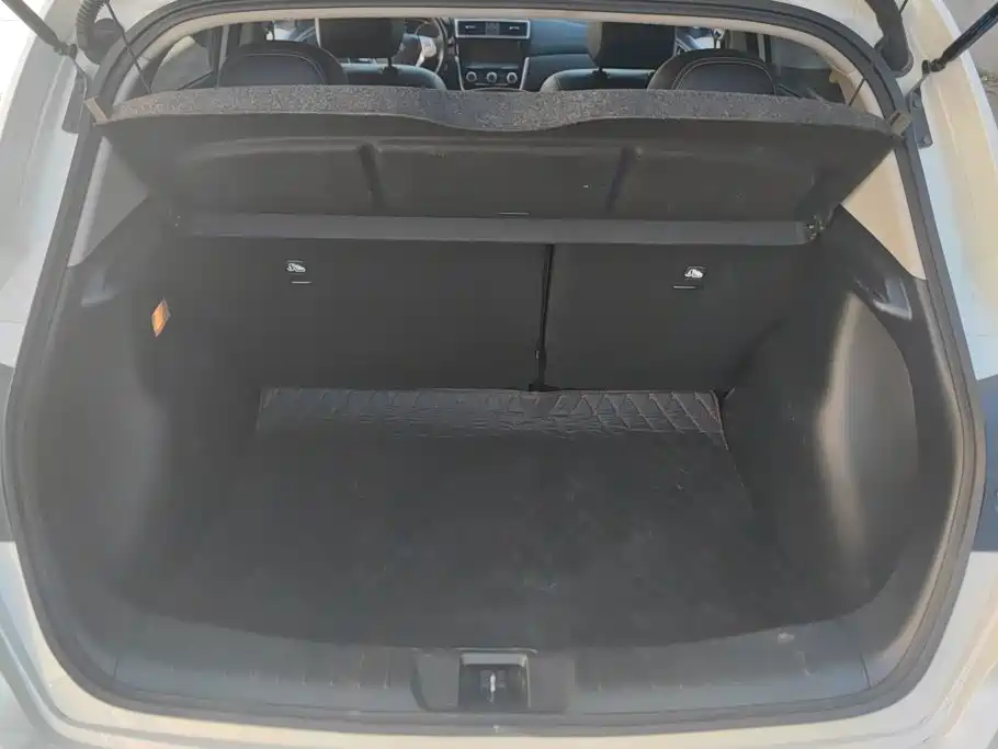 Nissan Tiida — миниатюра 4