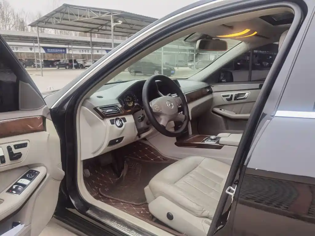 Mercedes-Benz E-Class — миниатюра 4