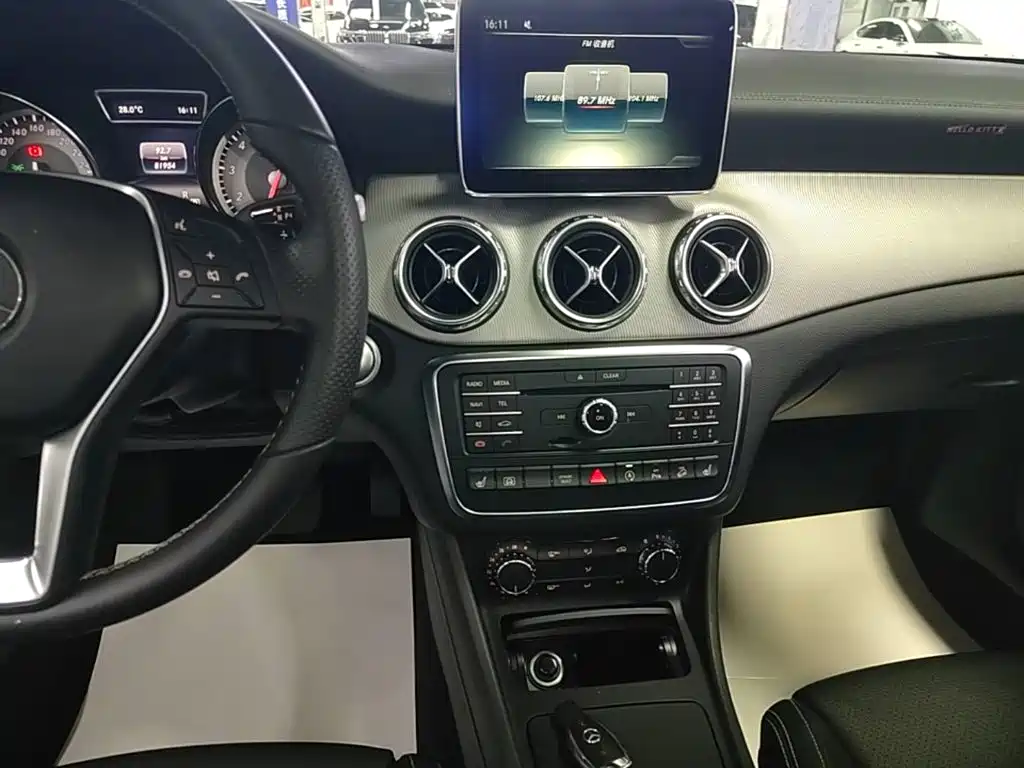 Mercedes-Benz GLA — миниатюра 13