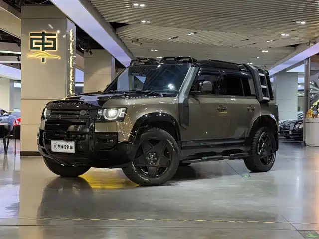 LAND ROVER DEFENDER