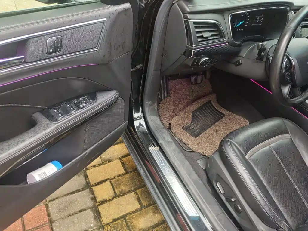 Ford Taurus — миниатюра 12
