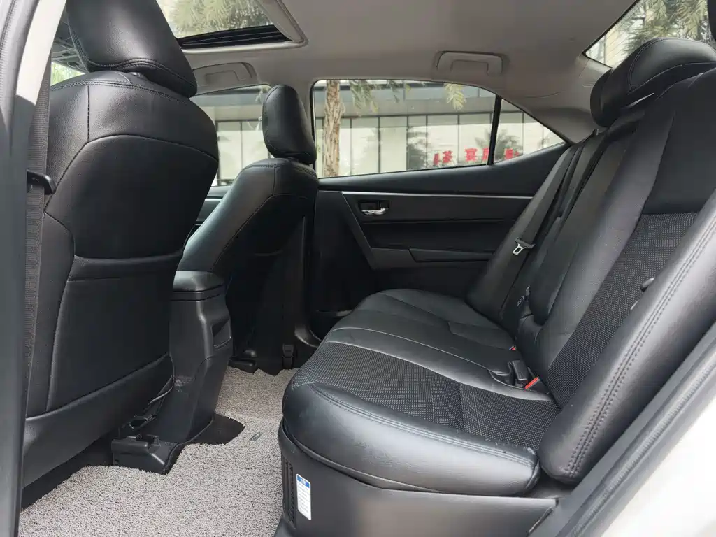 Toyota Corolla Hybrid — миниатюра 7