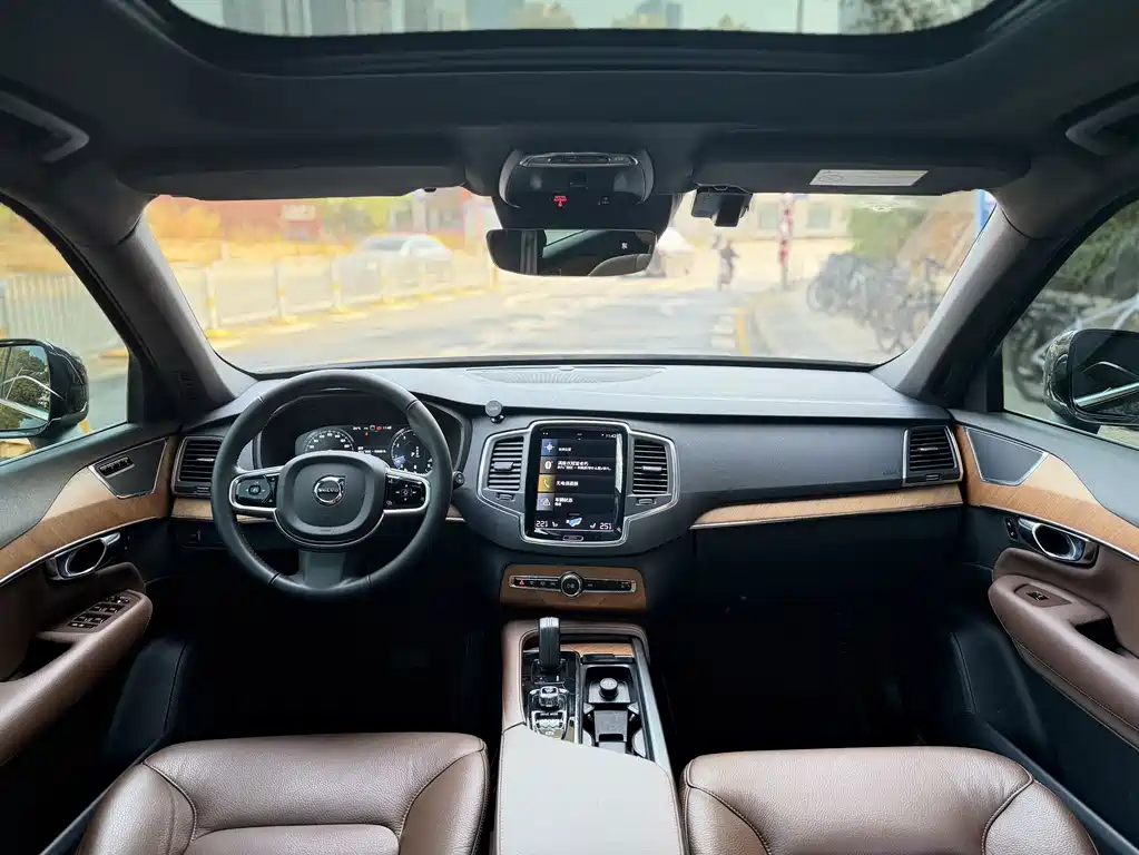 Volvo XC90 — миниатюра 10