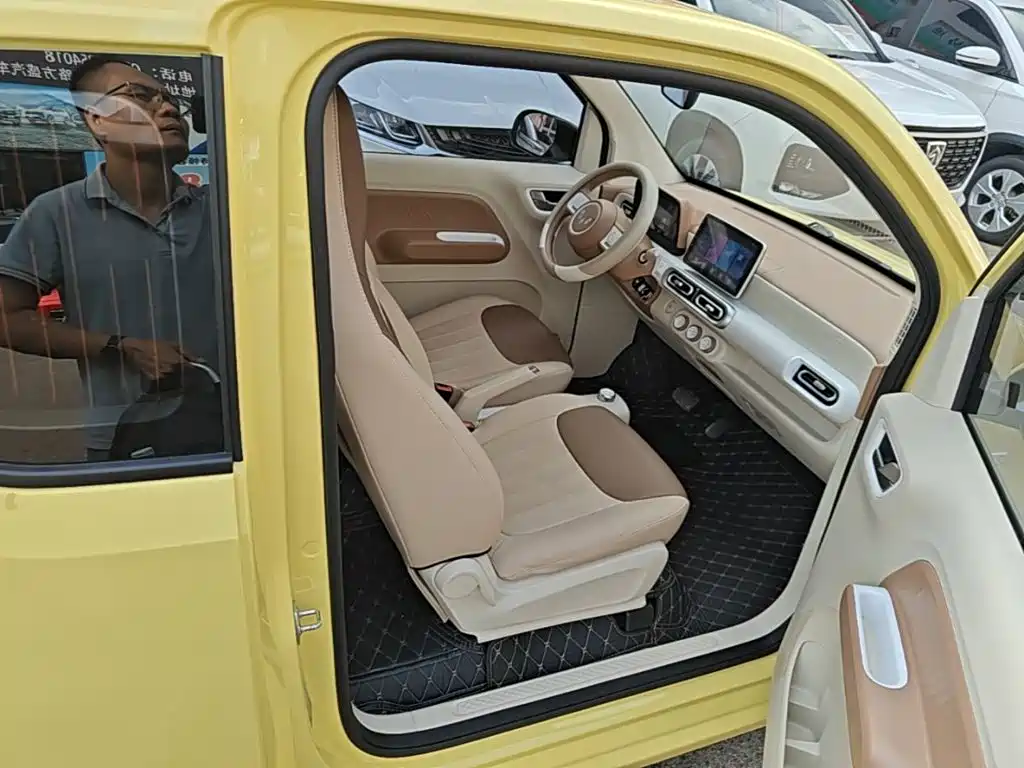Wuling MINIEV — миниатюра 25