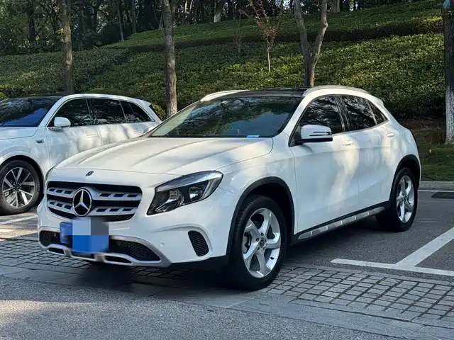 MERCEDES-BENZ GLA 2018