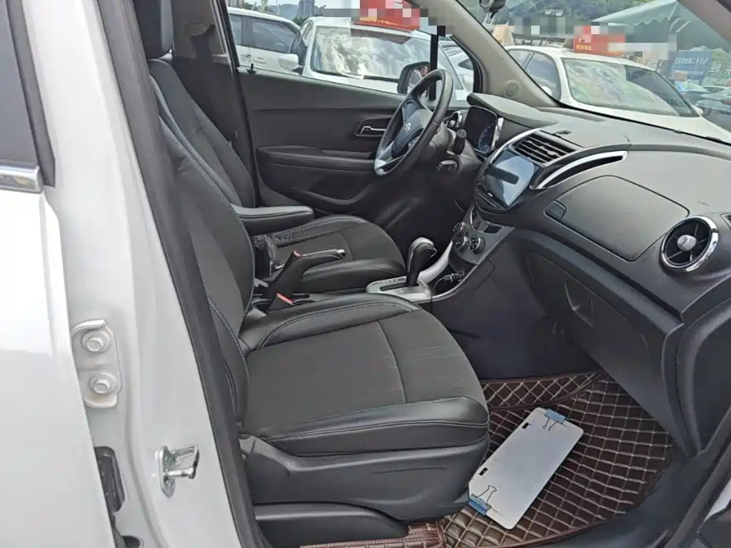 Chevrolet Trax — миниатюра 25