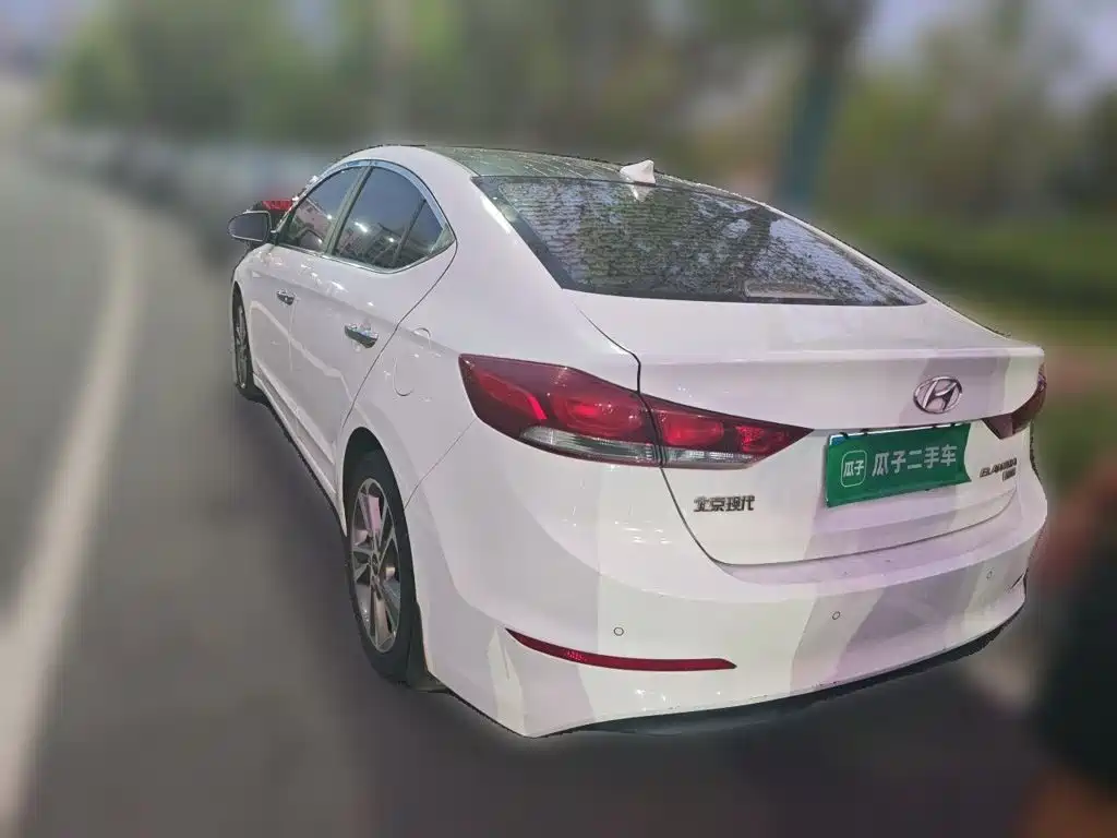 Hyundai Elantra — миниатюра 25