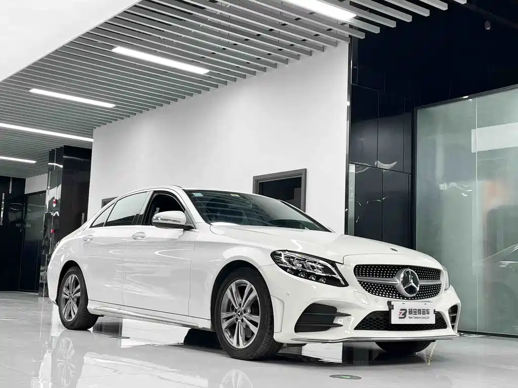 Mercedes-Benz C-Class — миниатюра 4