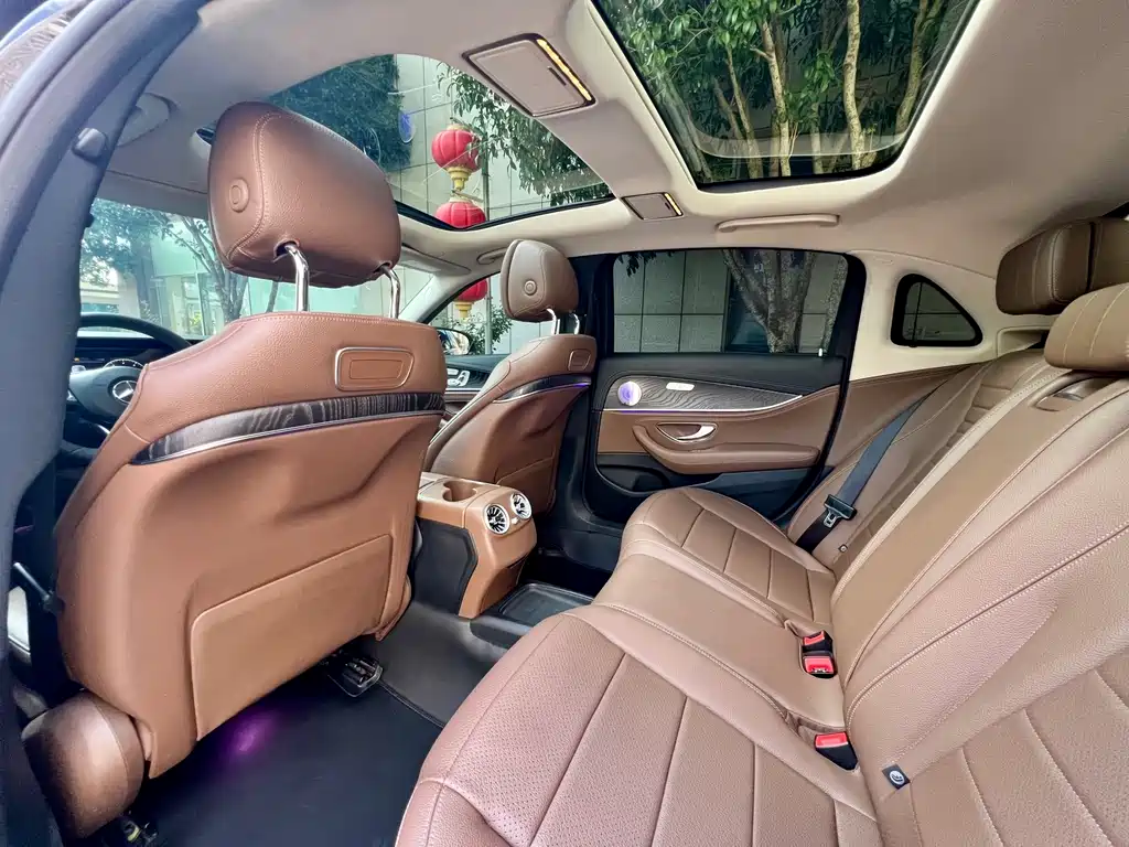 Mercedes-Benz E-Class — миниатюра 16