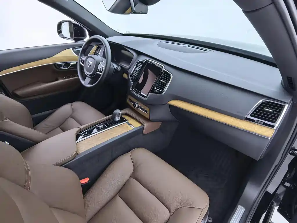 Volvo XC90 — миниатюра 7
