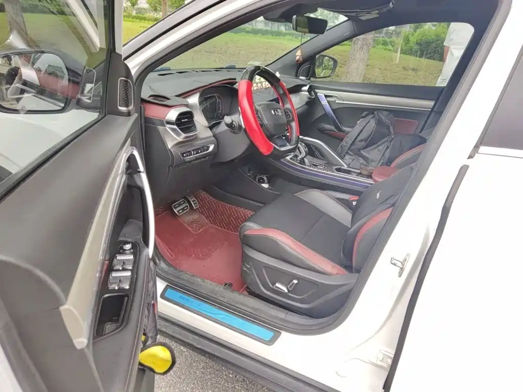 Geely Binyue — миниатюра 14