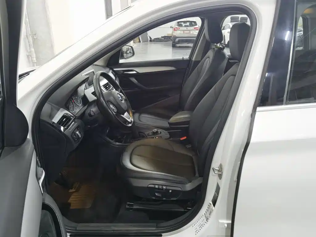 BMW X1 — миниатюра 10
