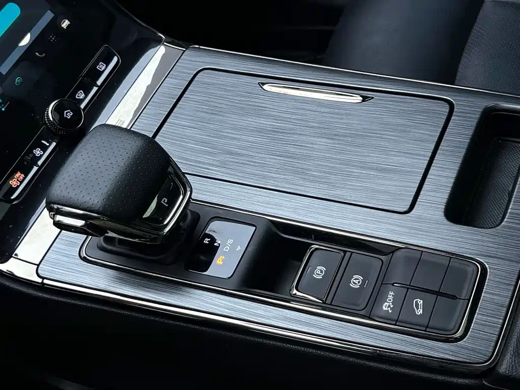 Roewe RX5 — миниатюра 12